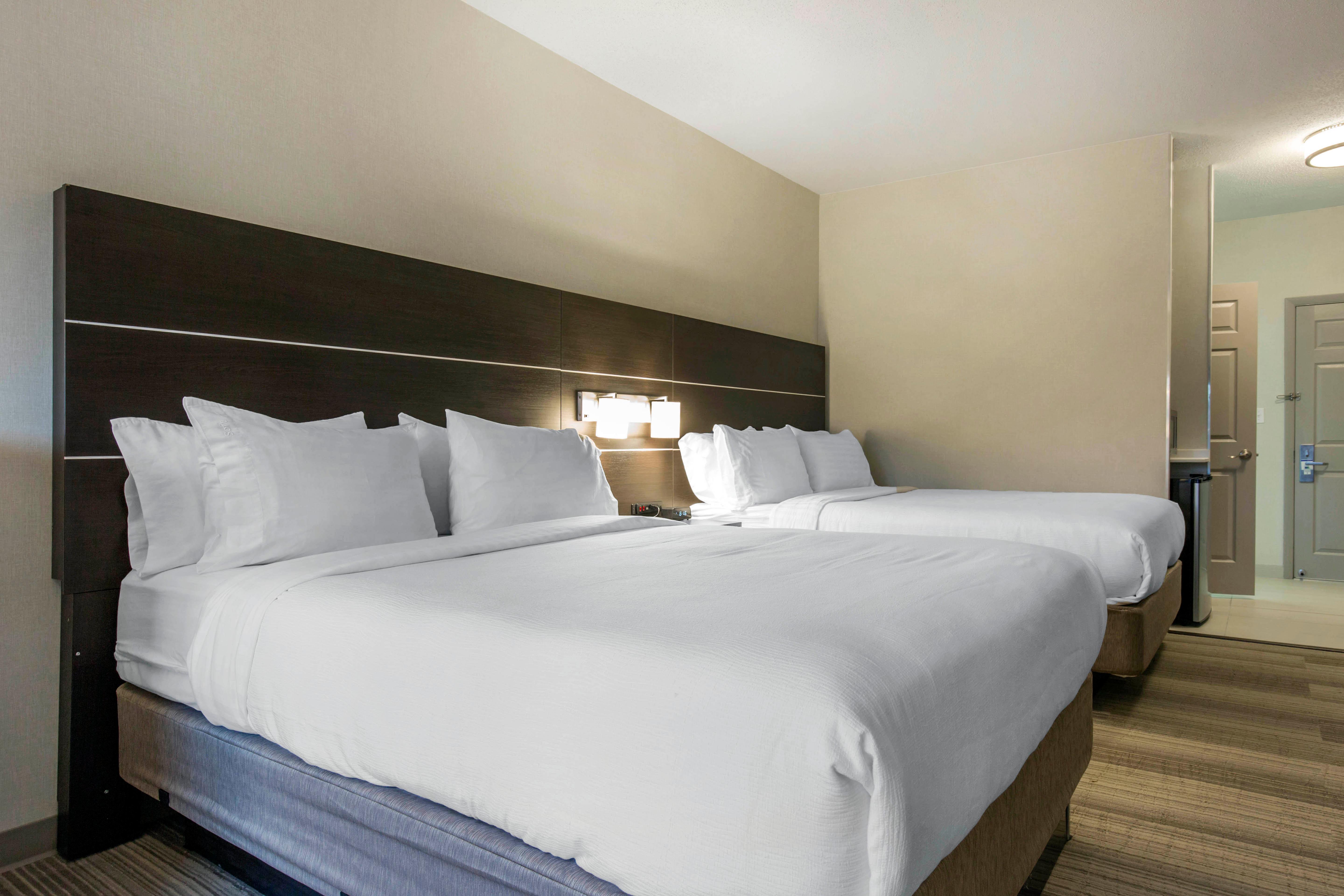 Holiday Inn Express And Suites Chicago West - St Charles By Ihg Saint Charles Exterior photo